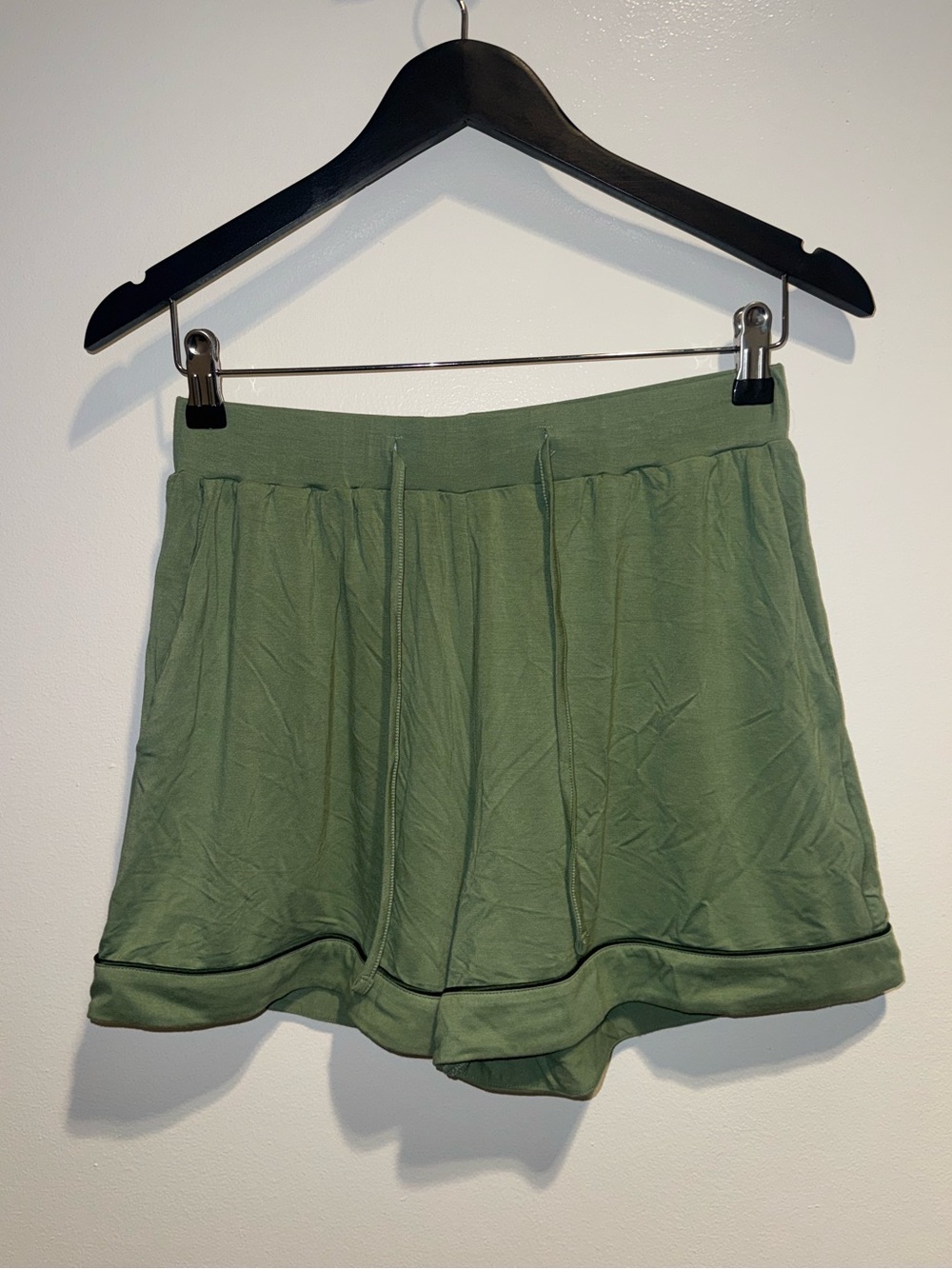 Cozy Earth Bamboo Stretch-Knit Pajama Shorts in Fern NWT